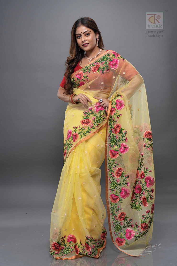 সুন্দর কাদম্বরী মসলিন গোলাপের সূচিকর্ম