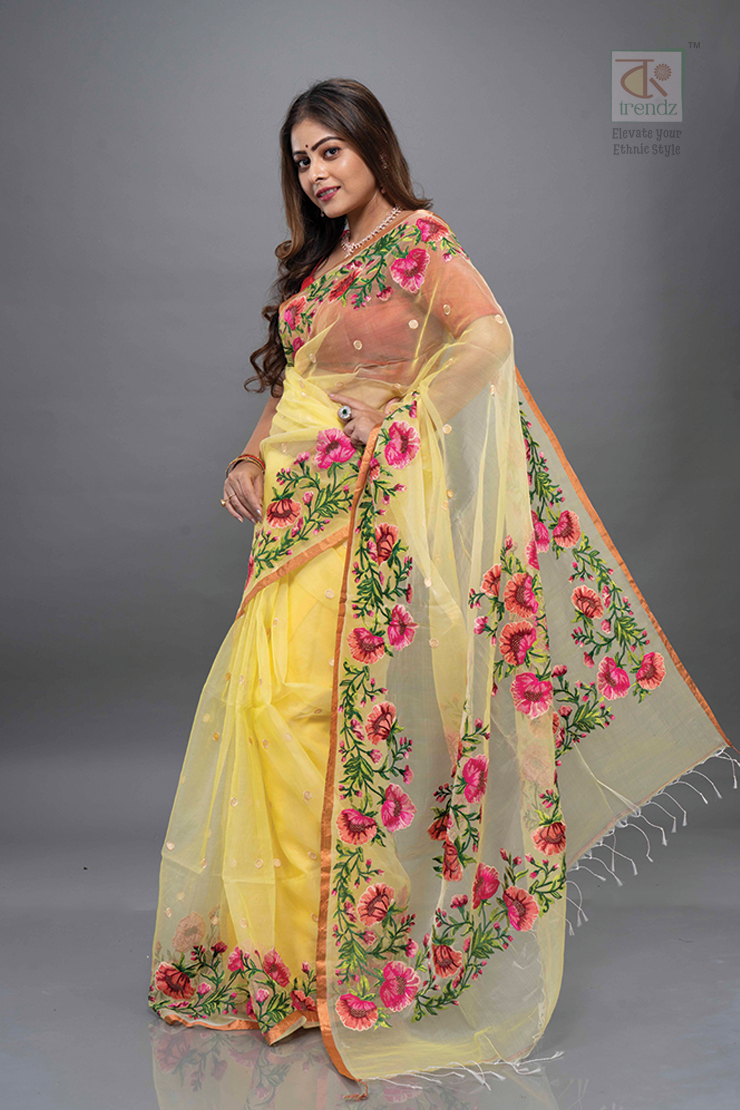 সুন্দর কাদম্বরী মসলিন গোলাপের সূচিকর্ম