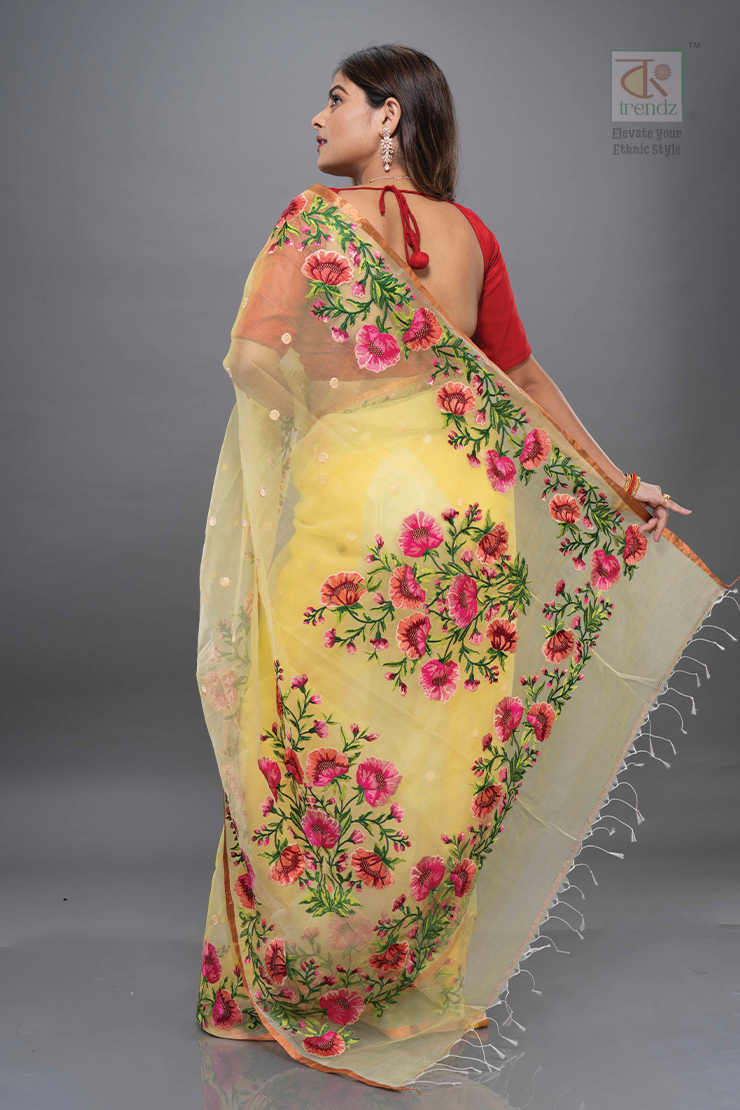 সুন্দর কাদম্বরী মসলিন গোলাপের সূচিকর্ম