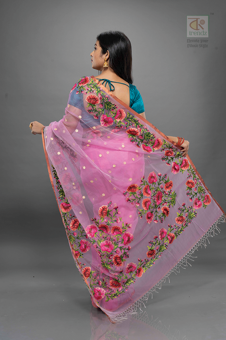 সুন্দর কাদম্বরী মসলিন গোলাপের সূচিকর্ম