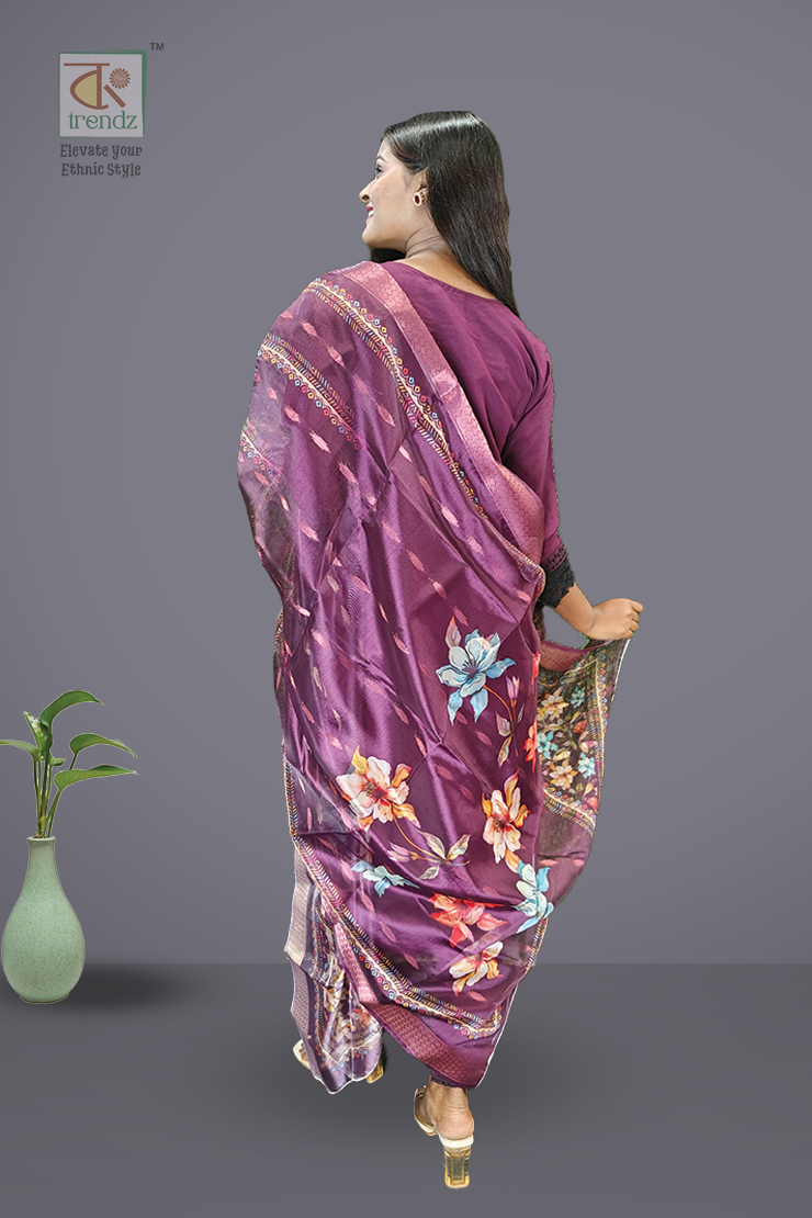 এমব্রয়ডারি করা সালোয়ার স্যুট ৩ পিস সেট