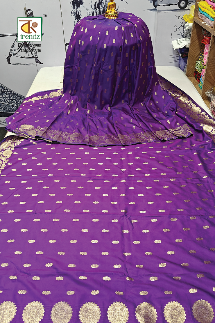 Kuhu Golden Zari Koyal Malai Silk Saree