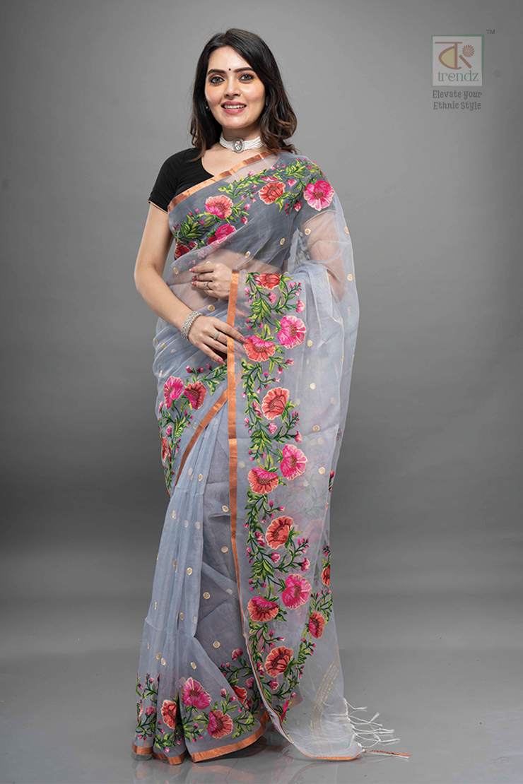 সুন্দর কাদম্বরী মসলিন গোলাপের সূচিকর্ম