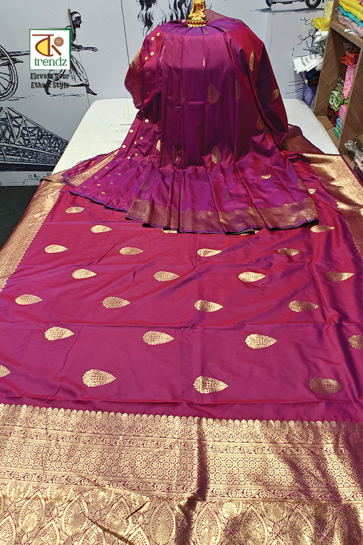 Kuhu Golden Zari Koyal Malai Silk Saree
