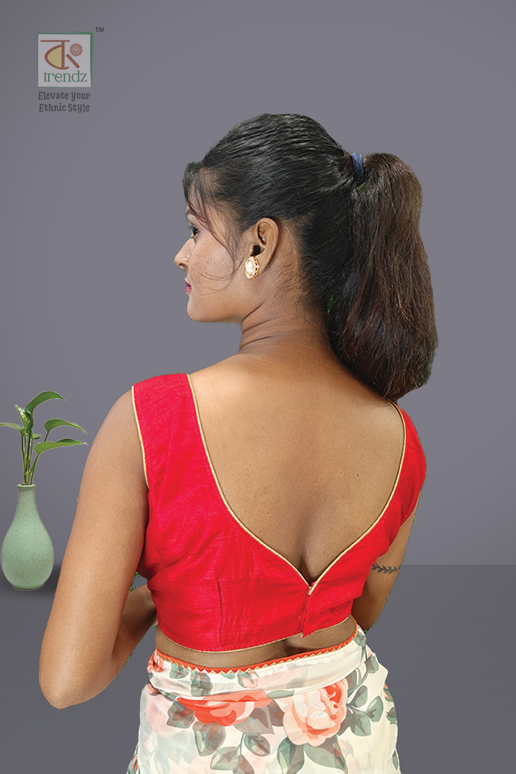 ডিজাইনার স্লিভলেস ব্লাউজ