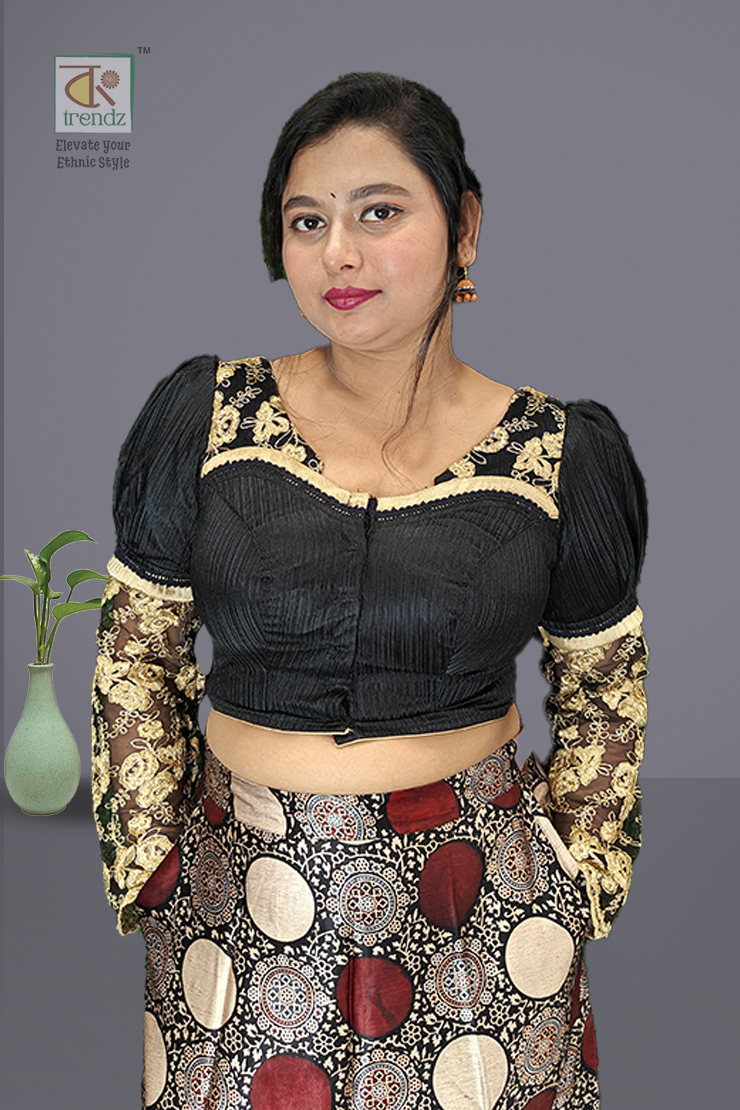 মৃত্তিকা ডিজাইনার ব্লাউজ