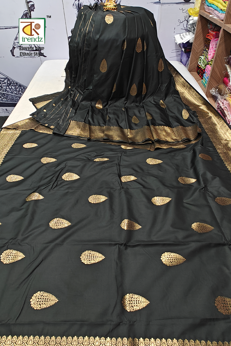 Kuhu Golden Zari Koyal Malai Silk Saree