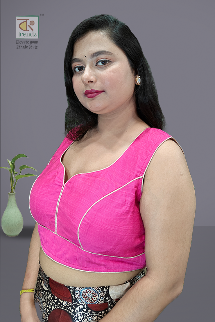 ডিজাইনার স্লিভলেস ব্লাউজ