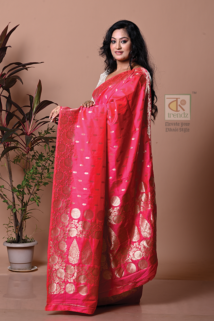 Kuhu Golden Zari Koyal Malai Silk Saree