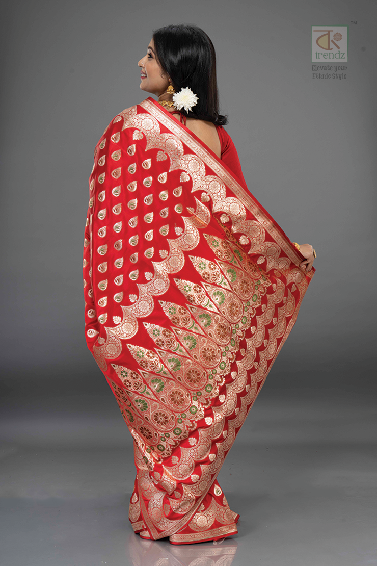 ডিজাইনার প্রিমিয়াম বেনারসি শাড়ি