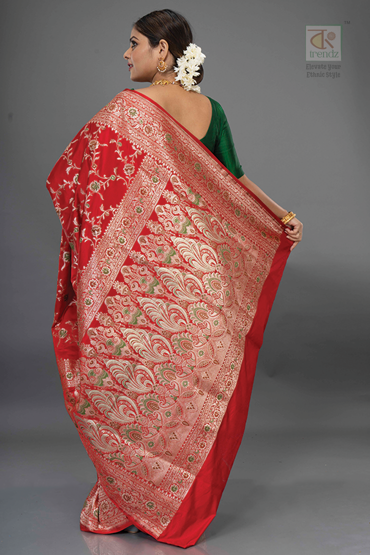 মার্জিত খাঁটি বেনারসি শাড়ি
