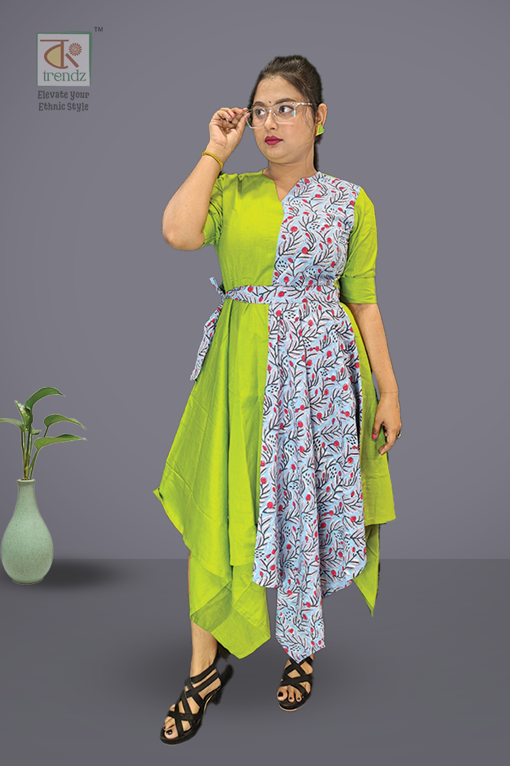 বেল্ট সহ কাউল ড্রেস