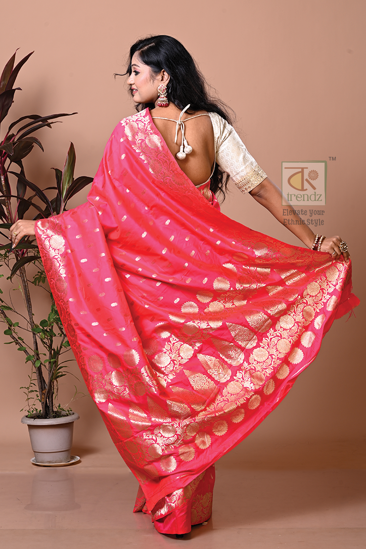 Kuhu Golden Zari Koyal Malai Silk Saree