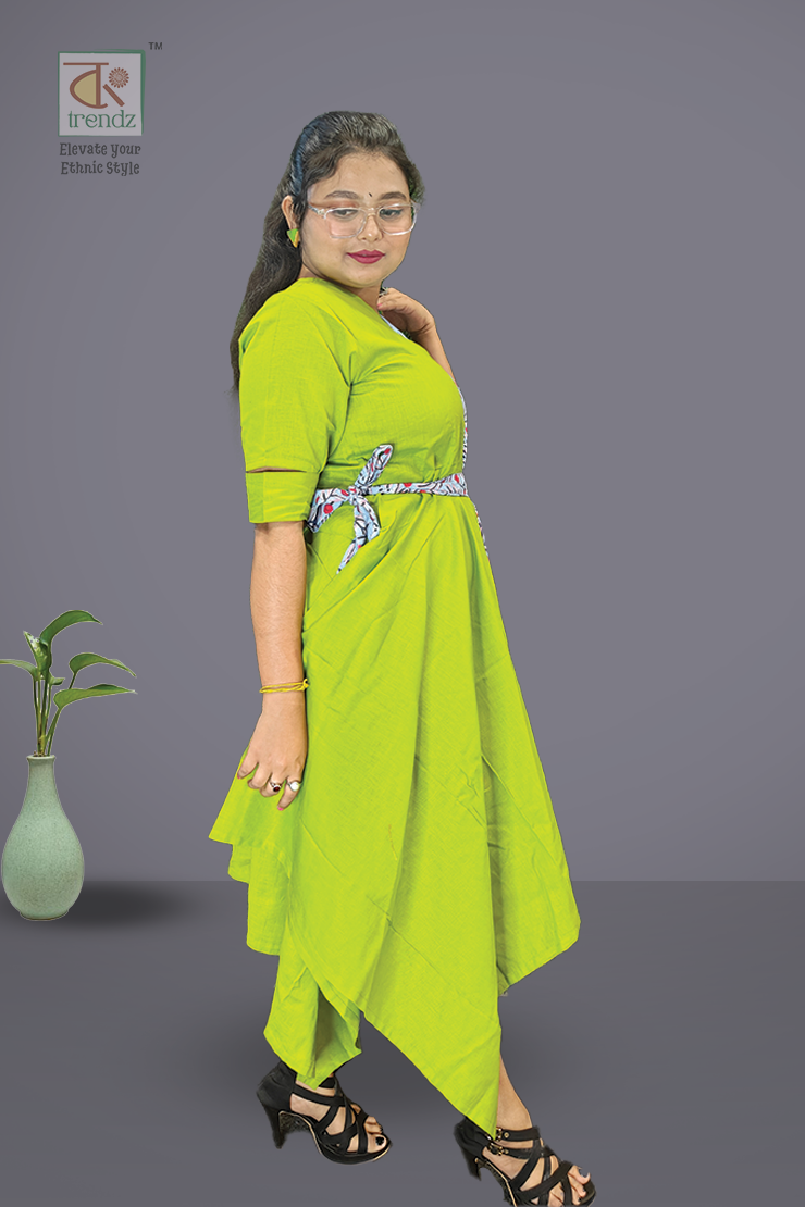 বেল্ট সহ কাউল ড্রেস