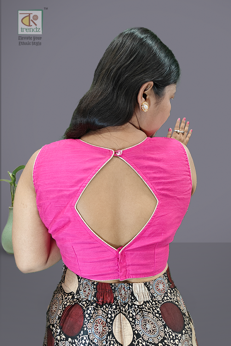 ডিজাইনার স্লিভলেস ব্লাউজ