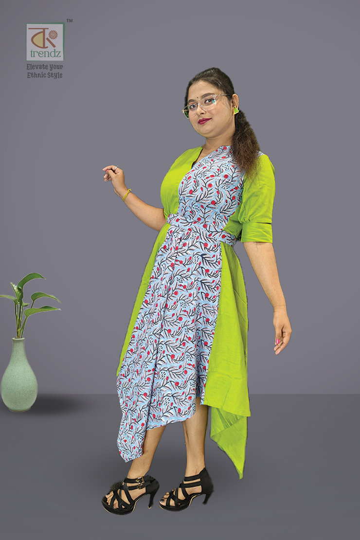 বেল্ট সহ কাউল ড্রেস