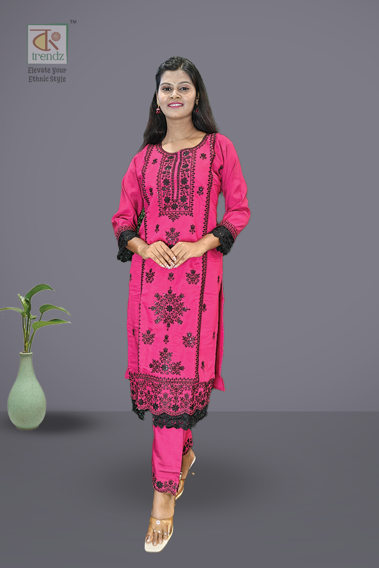 এমব্রয়ডারি করা সালোয়ার স্যুট ৩ পিস সেট