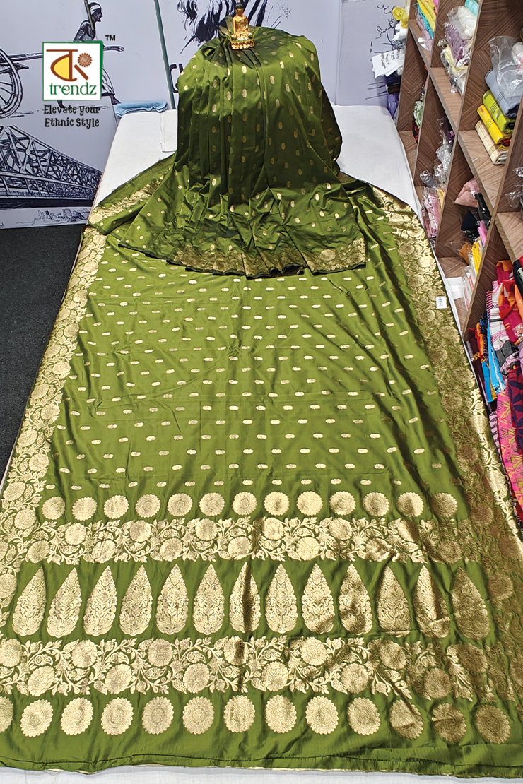 Kuhu Golden Zari Koyal Malai Silk Saree