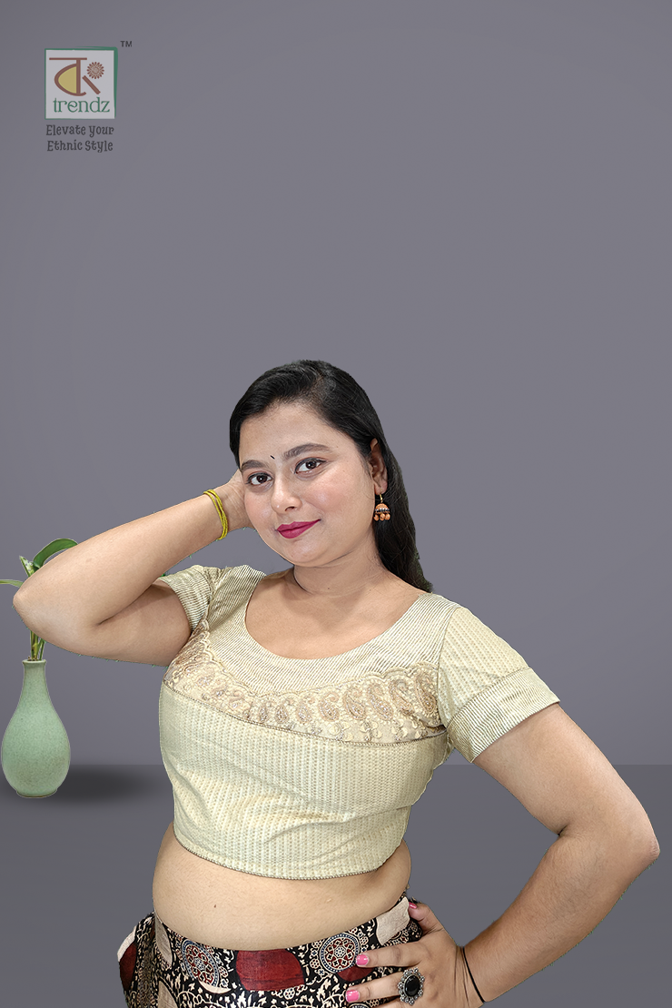 সোনালী পুষ্প ব্লাউজ