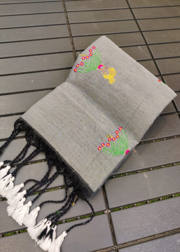 DollMotifEmbroideryCottonHandloomSareeGrey