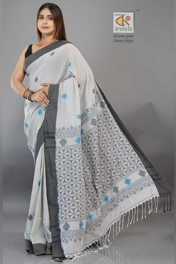 খাঁটি সুতির জামদানি শাড়ি