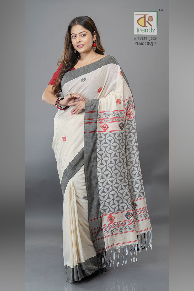 খাঁটি সুতির জামদানি শাড়ি