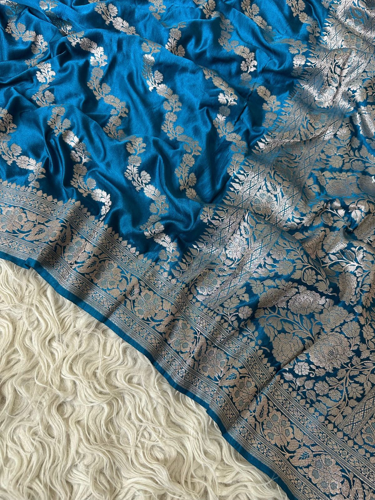 নরম মাশরু কথান সিল্ক শাড়ি