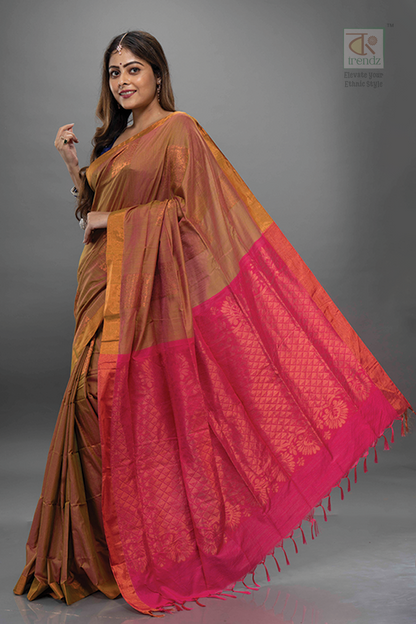 Dual tone Gadwal Saree