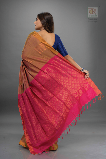 Dual tone Gadwal Saree