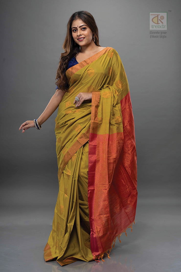 Dual tone Gadwal Saree