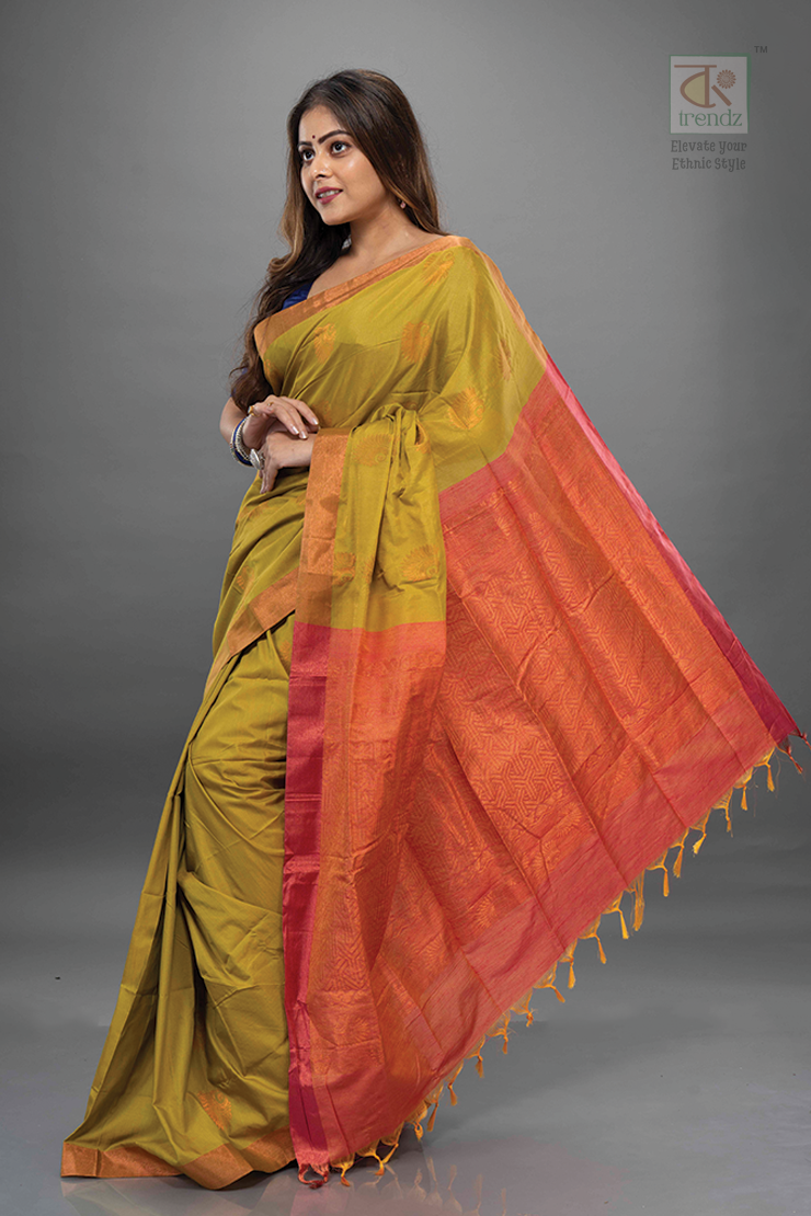 Dual tone Gadwal Saree