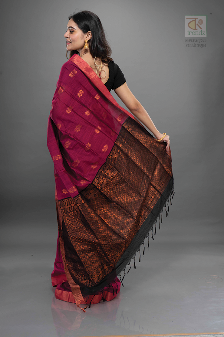 Dual tone Gadwal Saree