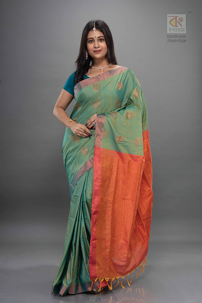 Dual tone Gadwal Saree