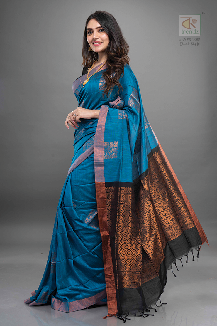 Dual tone Gadwal Saree