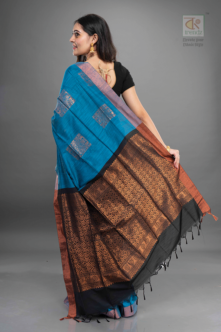 Dual tone Gadwal Saree