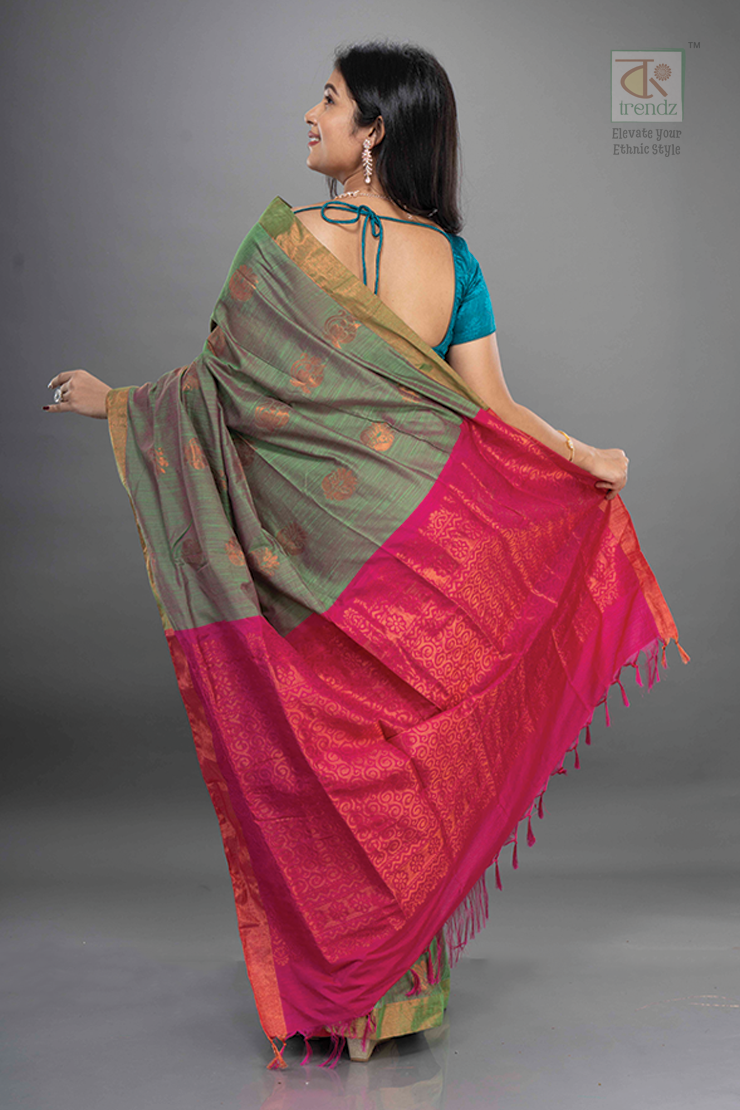 Dual tone Gadwal Saree