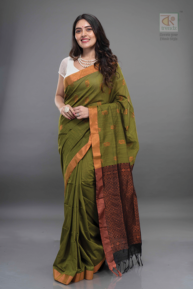 Dual tone Gadwal Saree