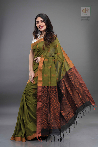 Dual tone Gadwal Saree