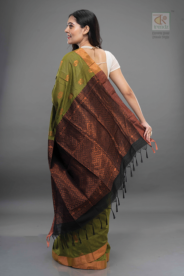 Dual tone Gadwal Saree