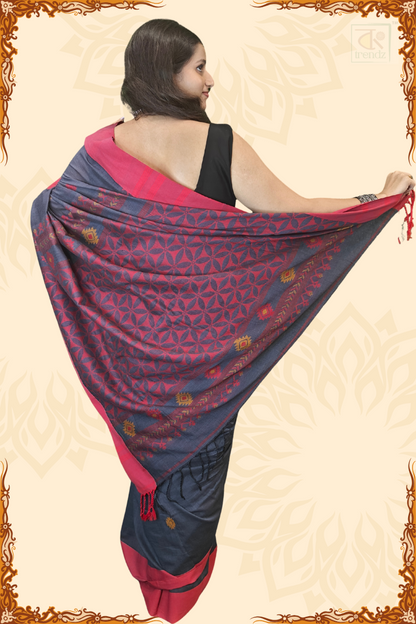 খাঁটি সুতির জামদানি শাড়ি