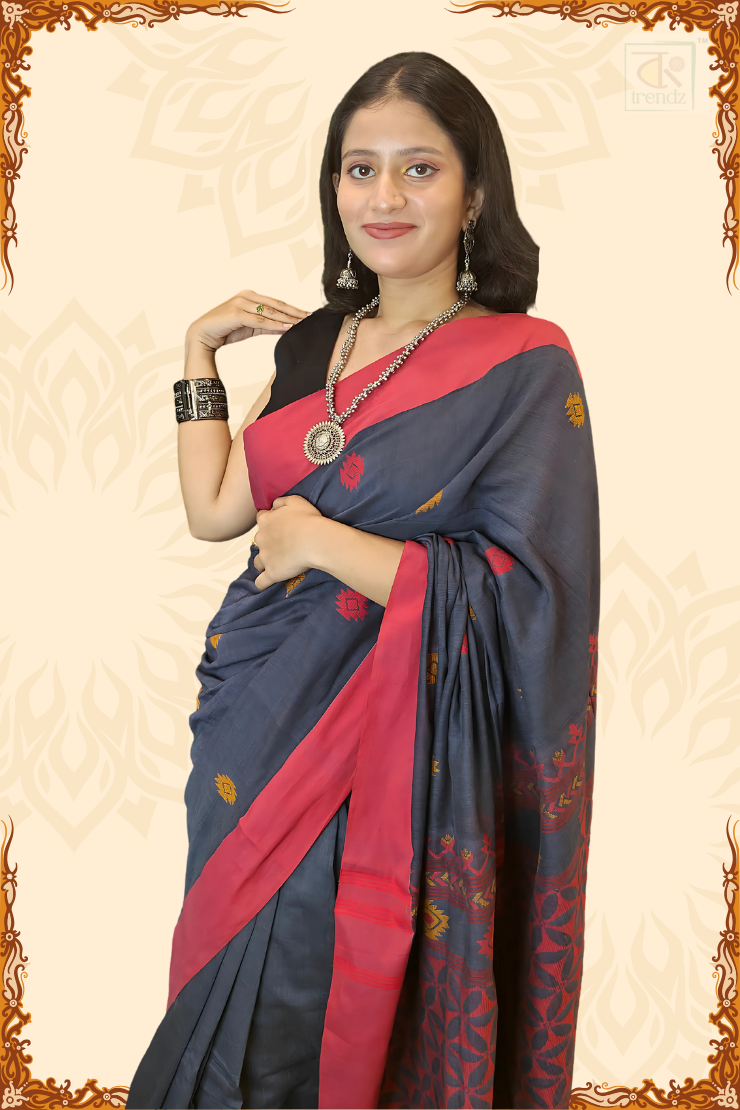 খাঁটি সুতির জামদানি শাড়ি