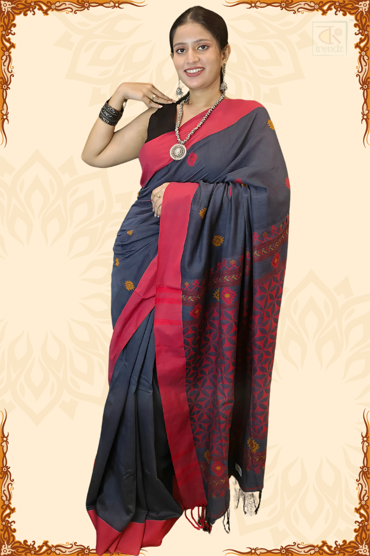 খাঁটি সুতির জামদানি শাড়ি