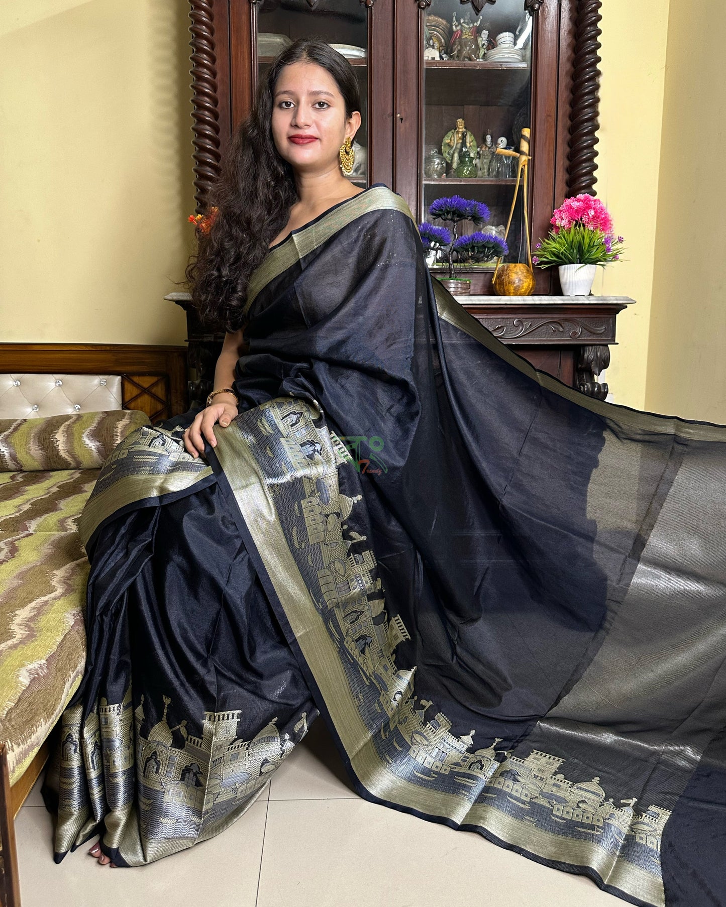 Handwoven Banarasi Ghat Warm Silk Saree Black 2