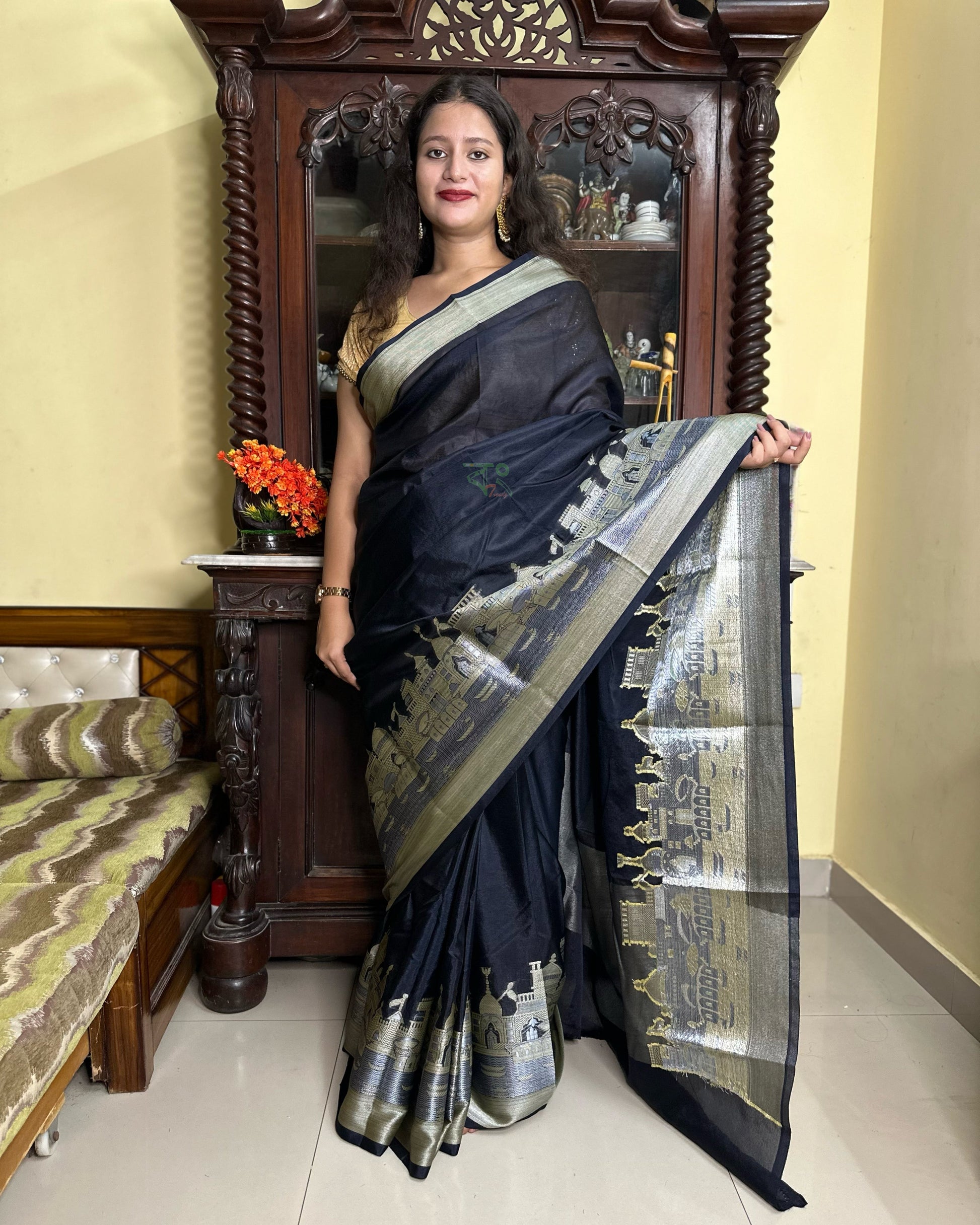 Handwoven Banarasi Ghat Warm Silk Saree Black 5