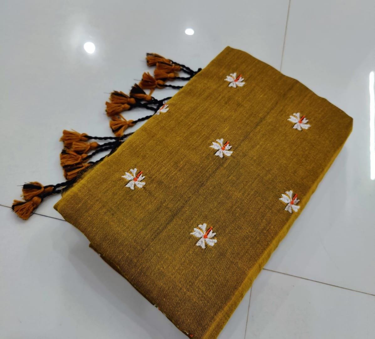 Shiuli Embroidery Cotton Handloom Saree