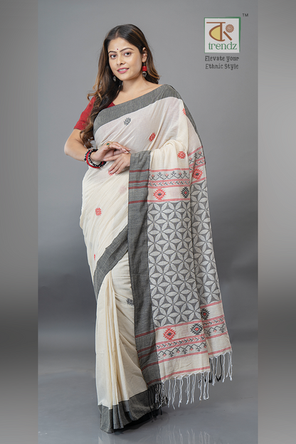 খাঁটি সুতির জামদানি শাড়ি