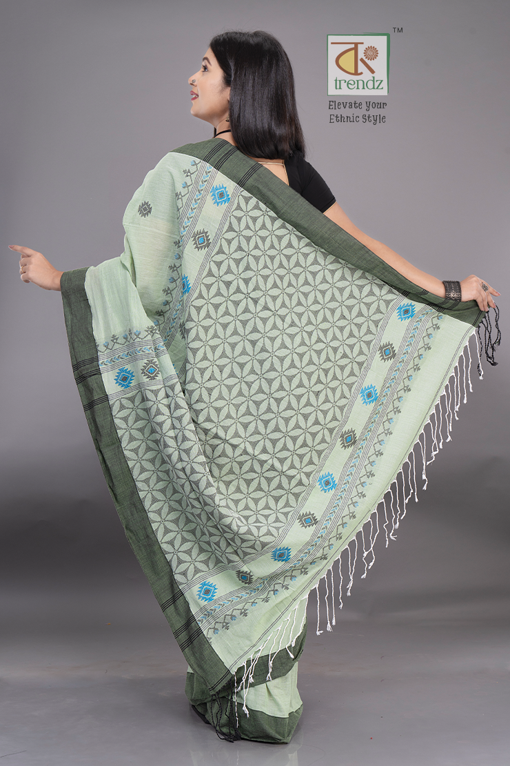 খাঁটি সুতির জামদানি শাড়ি