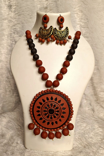 Terracotta beaded wheel medallion necklace and earrings set in rustic red-brown - handmade Bengal jewellery by Bong Trendz