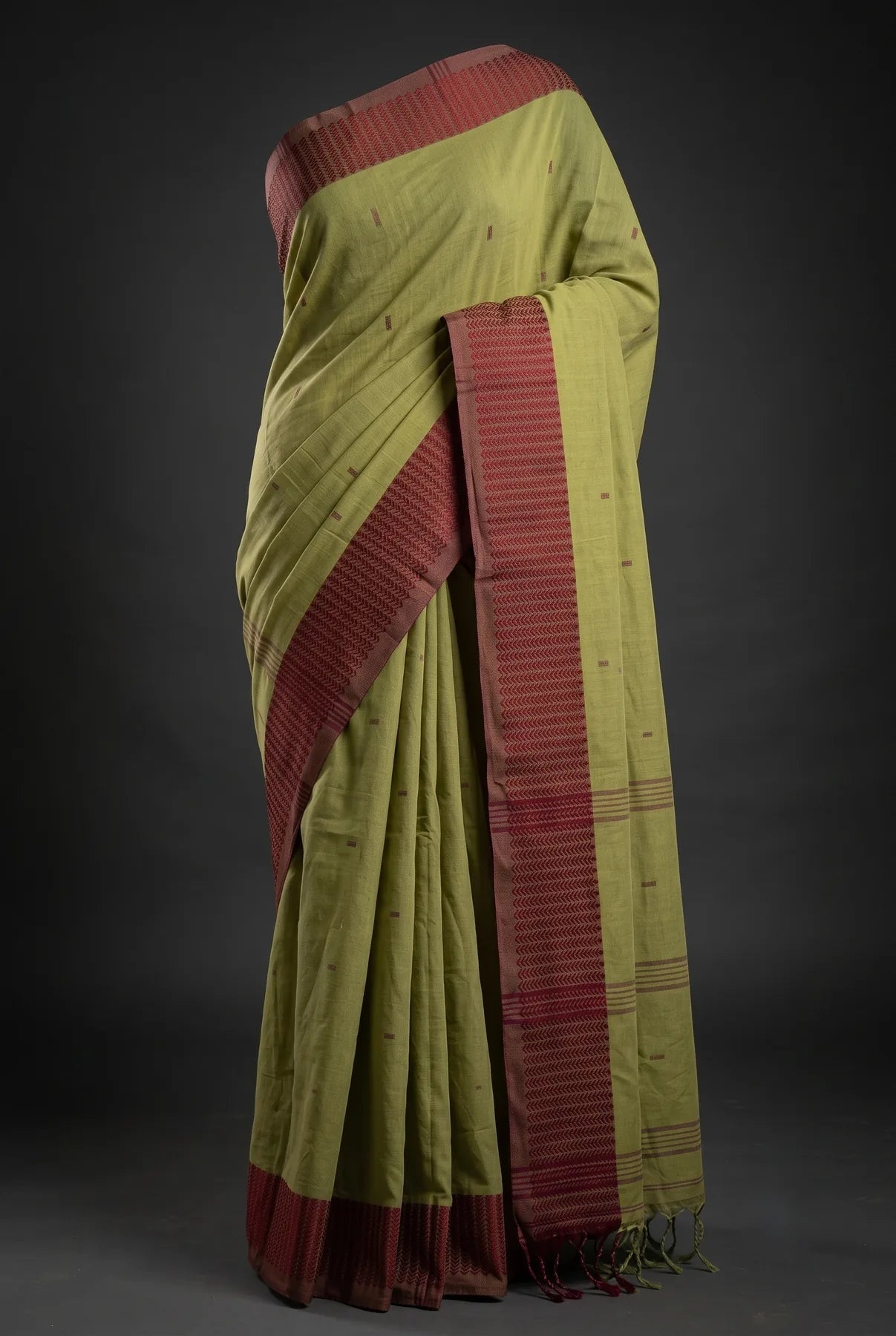 Noyontara pure cotton handloom saree, Mehendi Green with Maroon Kajur Chhari border, Santipur Nadia weave - side drape