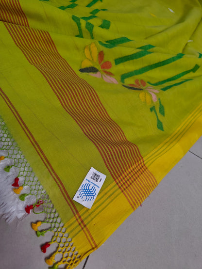 Green Tangail Jamdani handloom cotton saree – drape and blouse view